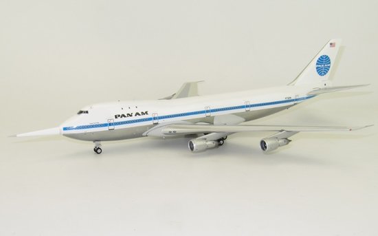 Boeing B747-100 Pan Am "Clipper Storm King"  with stand
